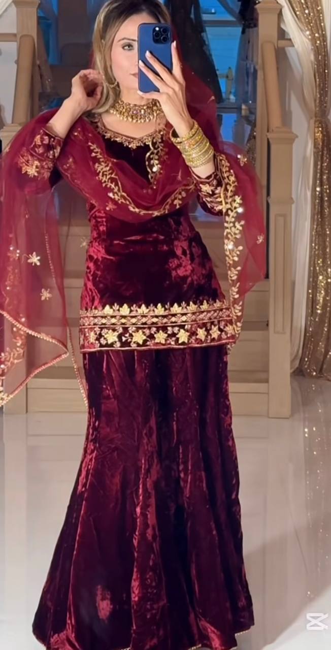 ROYAL VROYAL VELVET SHARARA SUIT SETELVET SHARARA SUIT SET