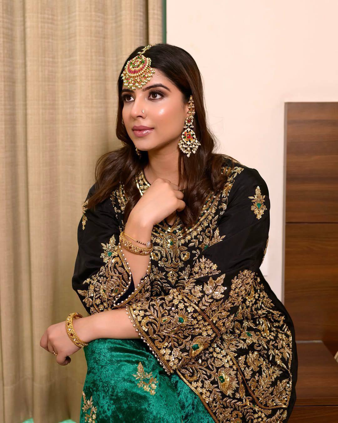 Ethereal Blooming Elegance Velvet suit Set