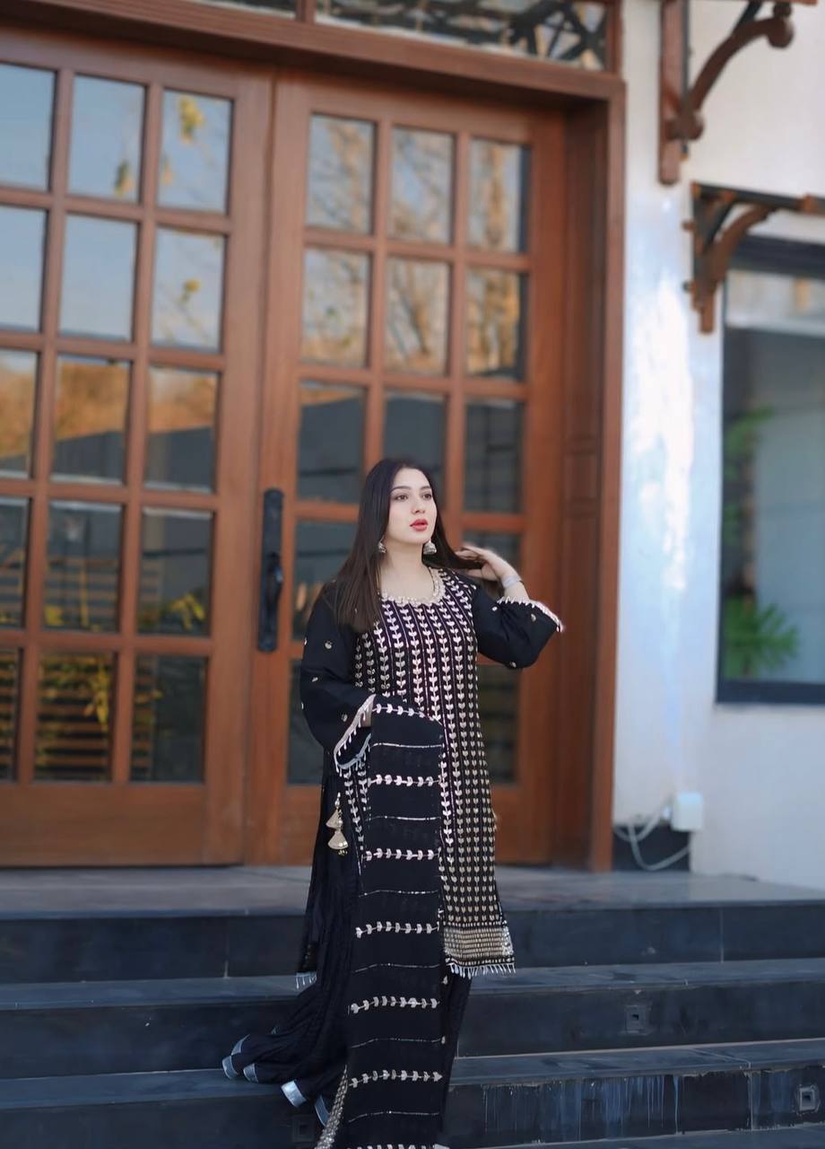 Designer Black Ready To Wear Crystal Mirror & Gota Embroidery Set