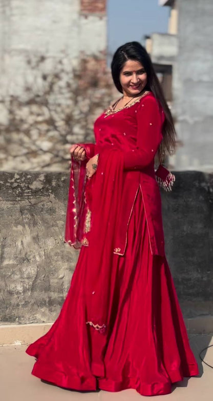 Myra Classic Twirl Look Red Embroidered Bids Hand Work Set