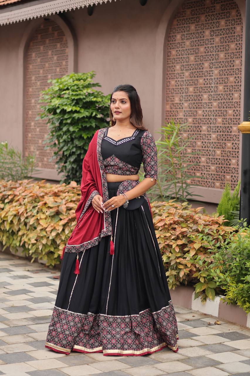 Navratri Nazaare Traditional Beats Navratri Lehenga Choli Set