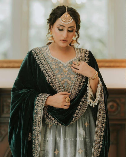 Velvisha Royale – Heavy Velvet Embroidered Kurti-Plazzo Set with Dupatta