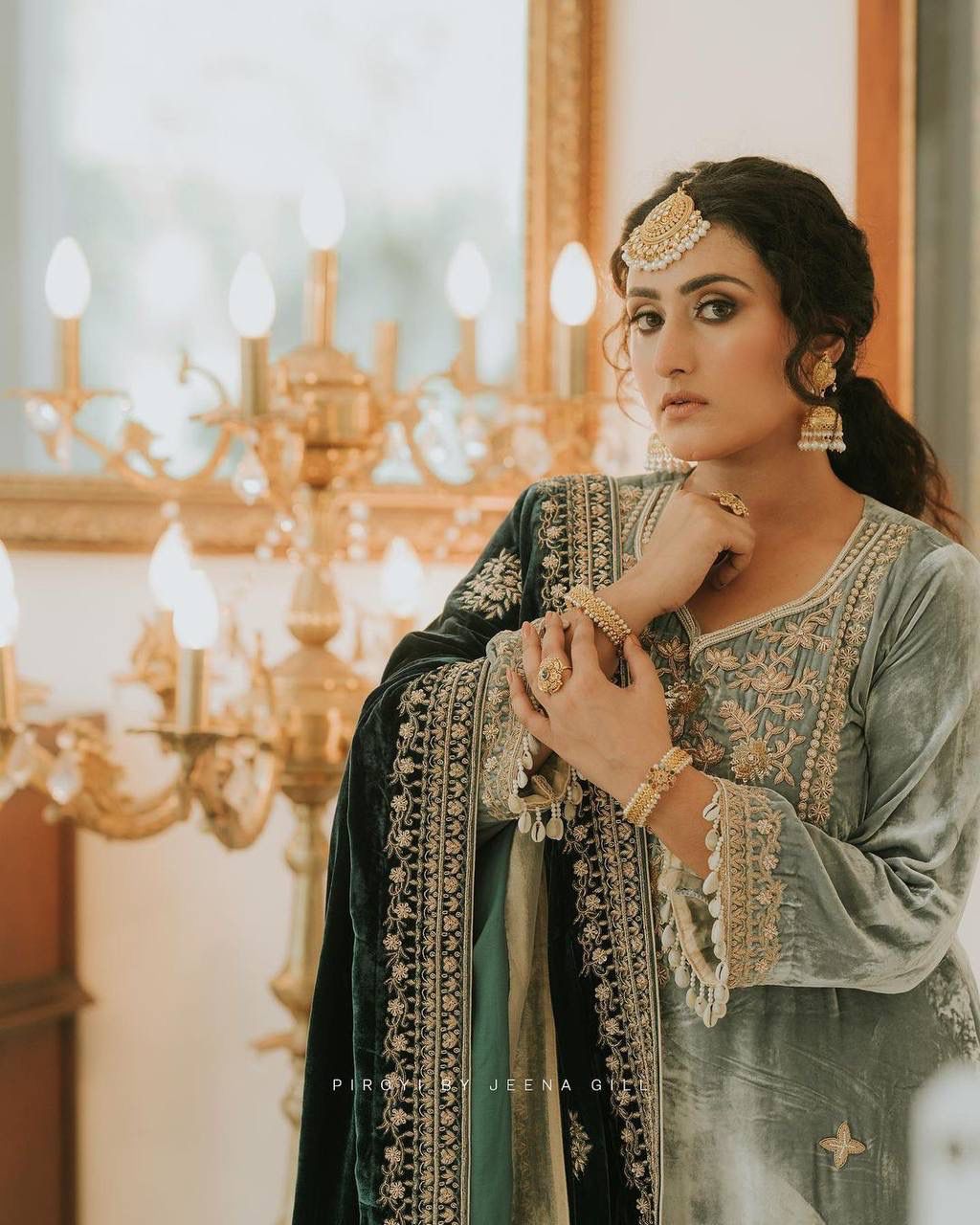 Velvisha Royale – Heavy Velvet Embroidered Kurti-Plazzo Set with Dupatta