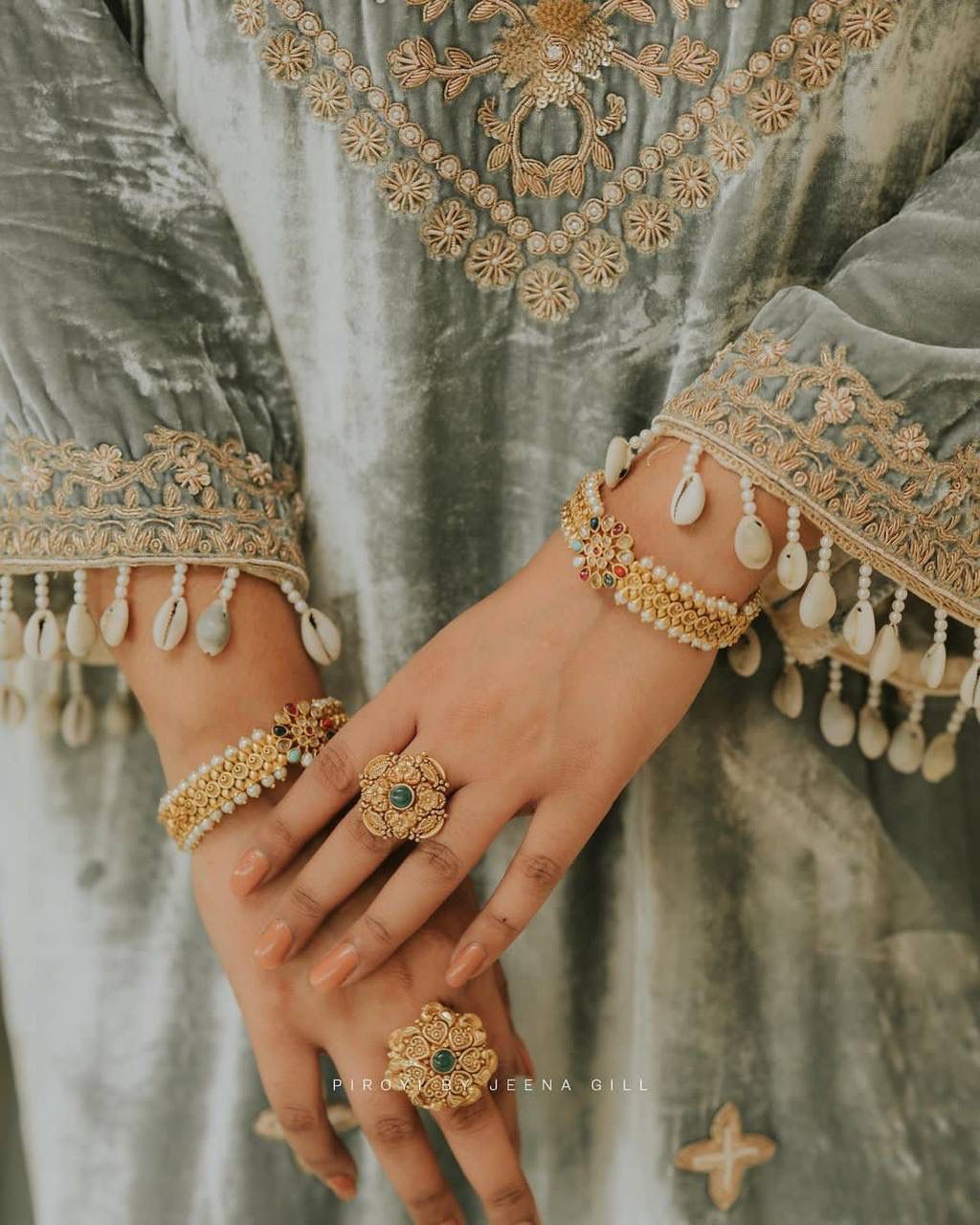 Velvisha Royale – Heavy Velvet Embroidered Kurti-Plazzo Set with Dupatta