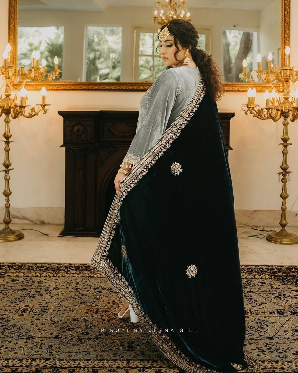 Velvisha Royale – Heavy Velvet Embroidered Kurti-Plazzo Set with Dupatta