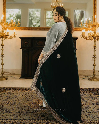 Velvisha Royale – Heavy Velvet Embroidered Kurti-Plazzo Set with Dupatta