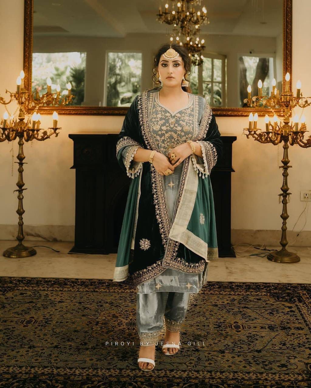 Velvisha Royale – Heavy Velvet Embroidered Kurti-Plazzo Set with Dupatta