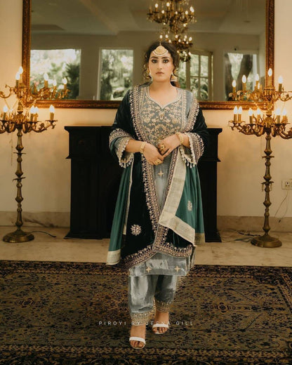 Velvisha Royale – Heavy Velvet Embroidered Kurti-Plazzo Set with Dupatta