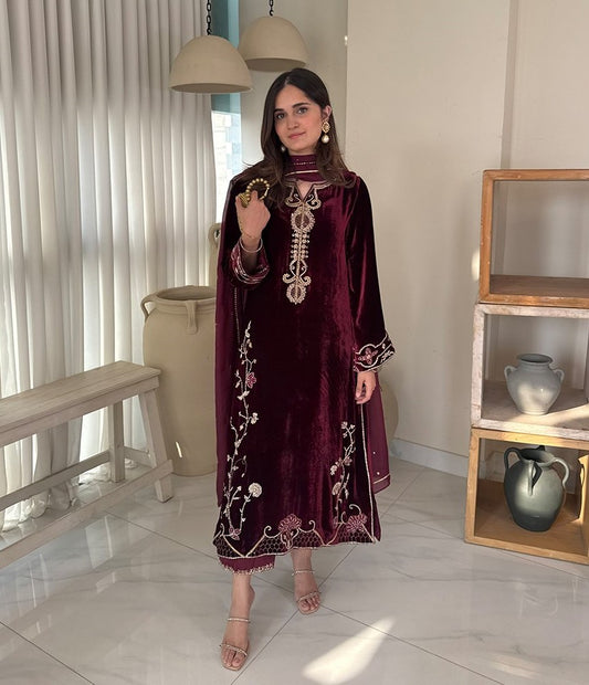 Zarisha Velvet Suit Set