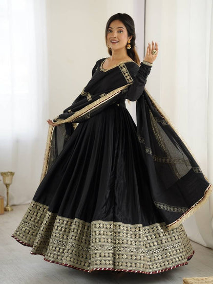 Aarti's Black Premium Anarkali Set