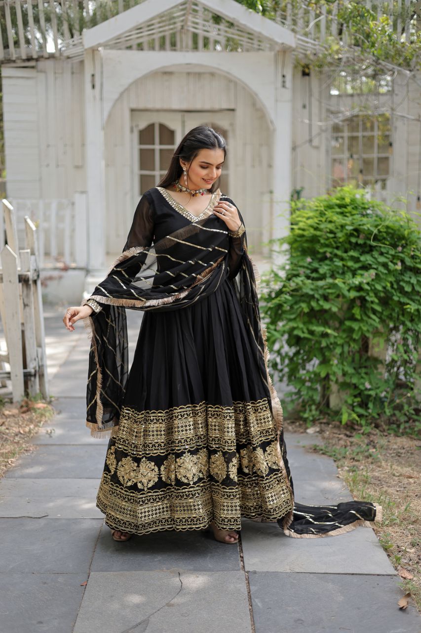 Royal Glow Embroidery Black Suit