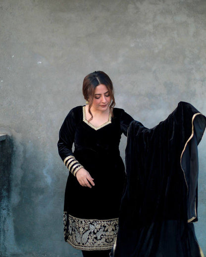 Noorjahan Velvet Suit Set Royal Black Edition