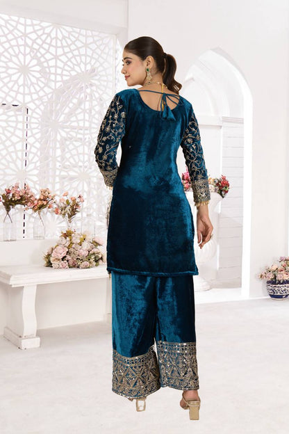 Zarqa suit set Pure velvet festive charm