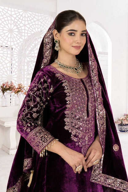 Zarqa suit set Pure velvet festive charm