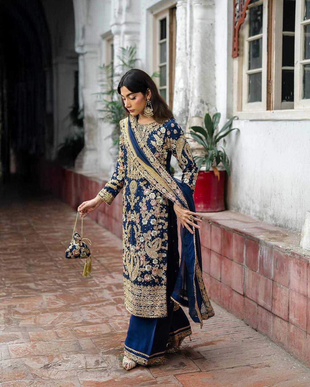 Mahnoor Luxury Handwork Velvet Ensemble