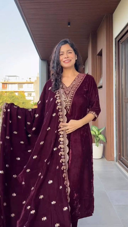 Nazneen Royal Elegance Awaits Velvet suit