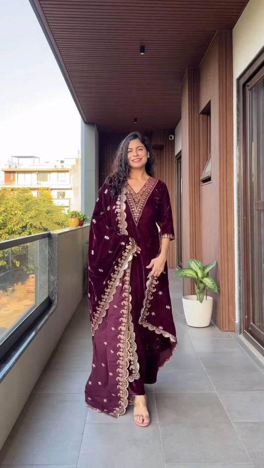 Nazneen Royal Elegance Awaits Velvet suit