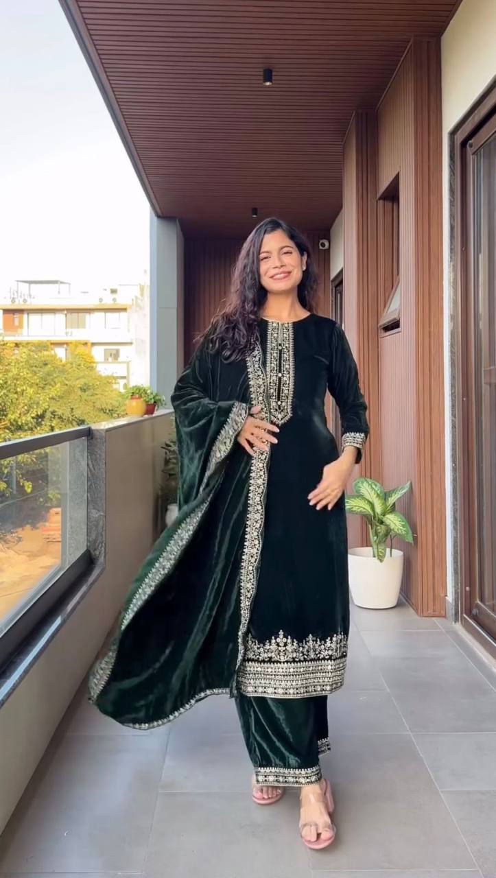 Nazneen Royal Elegance Awaits Velvet suit