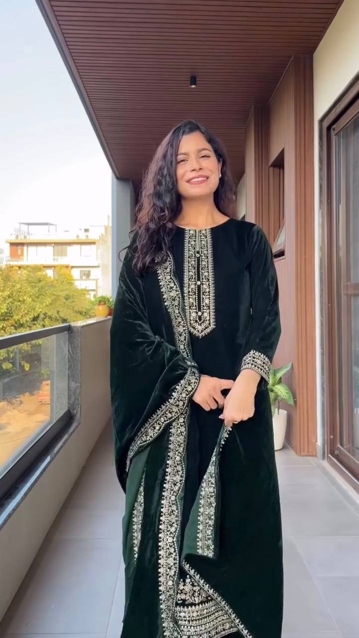 Nazneen Royal Elegance Awaits Velvet suit