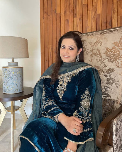 Riana Midnight Opulence Velvet Embroidered Kurta Set