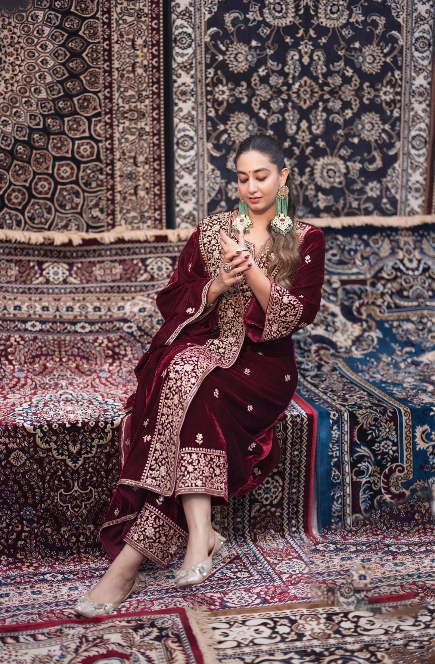 Glamorous Velvet Kurti-Plazzo Set – Elevate Your Wardrobe