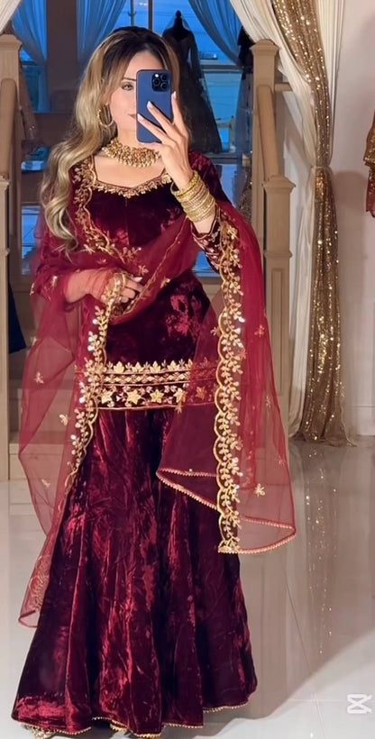 ROYAL VROYAL VELVET SHARARA SUIT SETELVET SHARARA SUIT SET