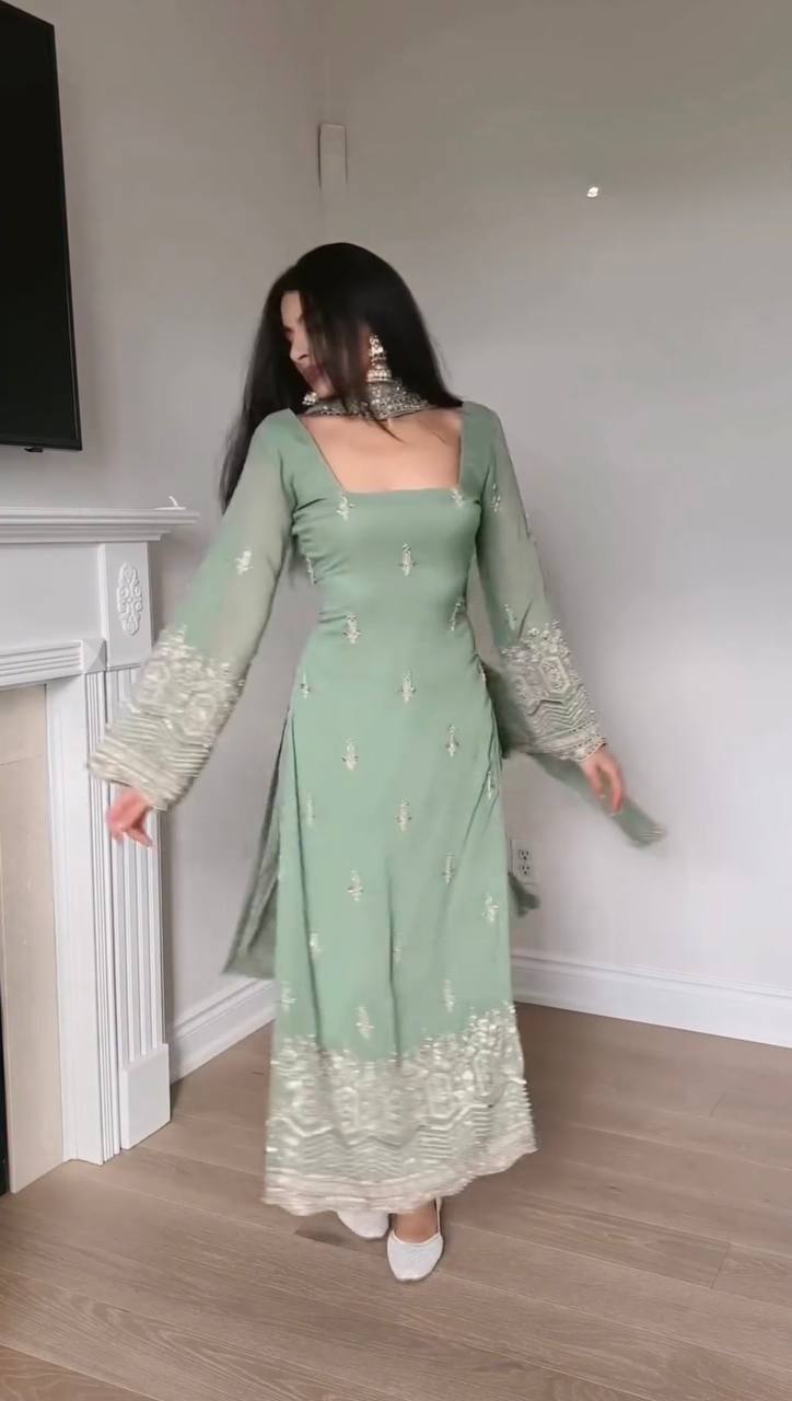 Simran Grace Suit Set