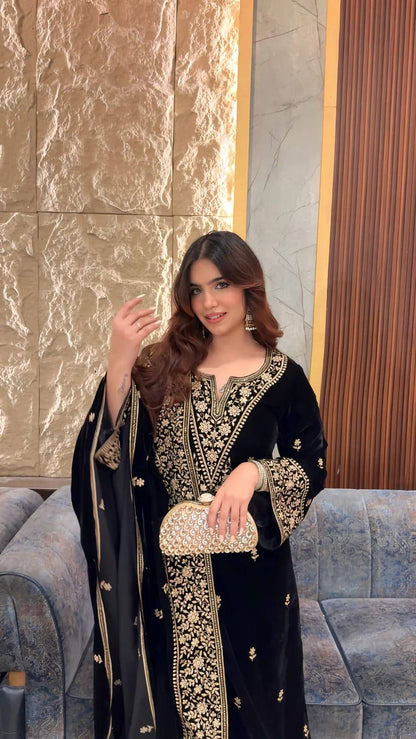 Glamorous Velvet Kurti-Plazzo Set – Elevate Your Wardrobe