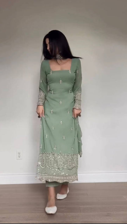 Simran Grace Suit Set