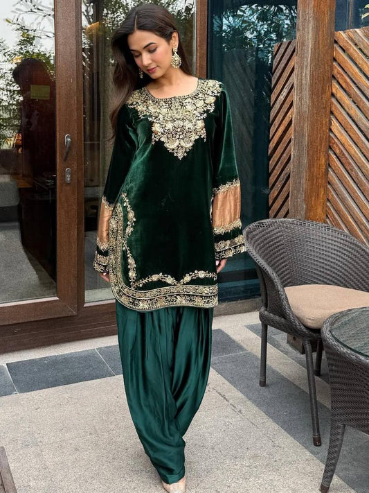 Kainaat’s Royal Emerald Velvet Suit Set