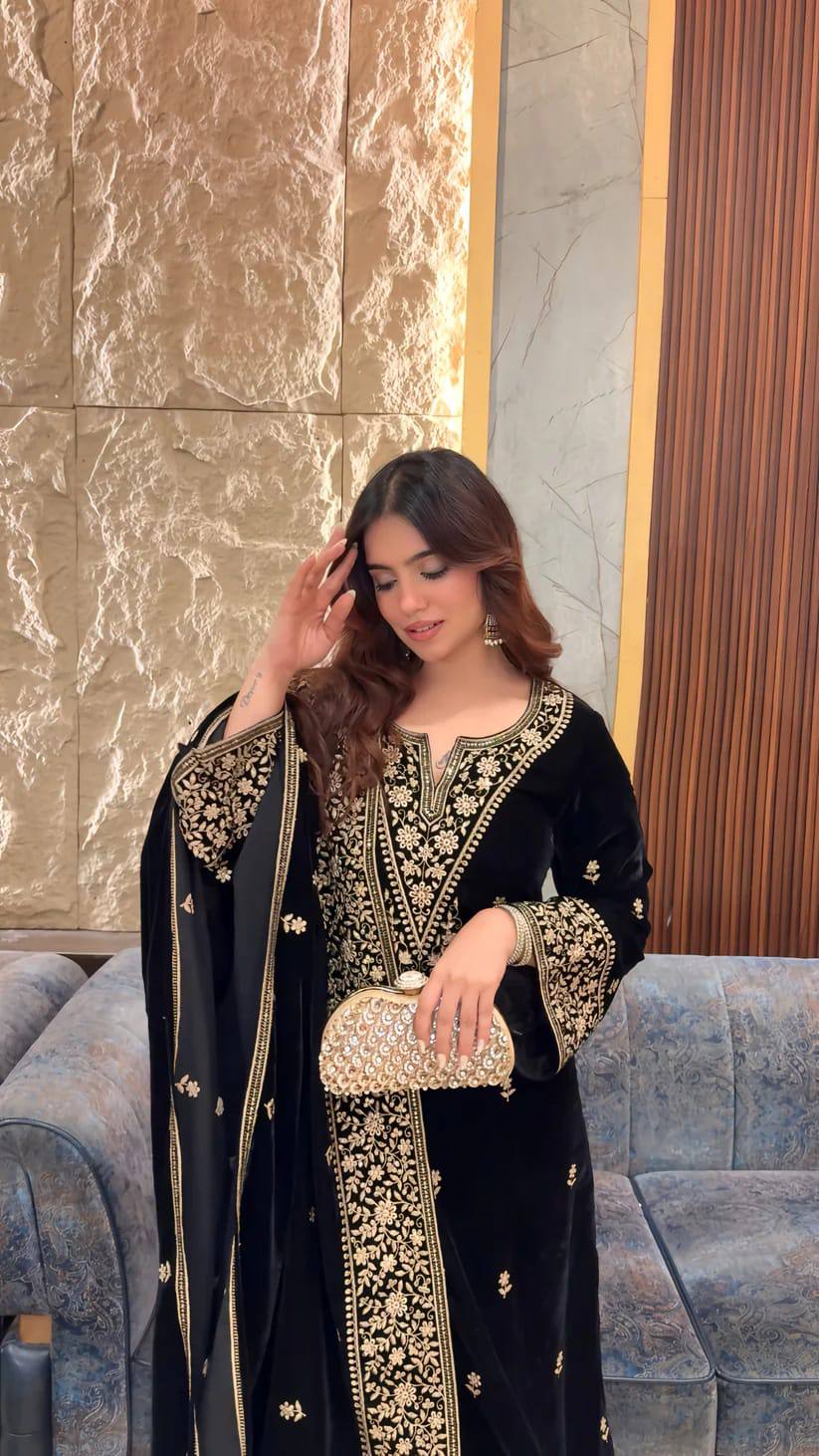 Glamorous Velvet Kurti-Plazzo Set – Elevate Your Wardrobe