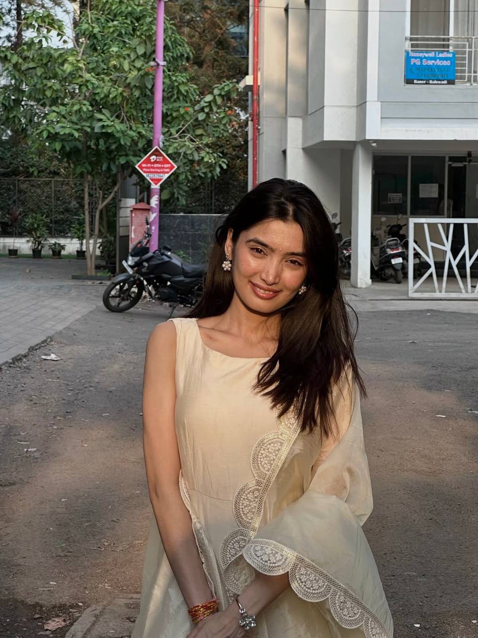 Elira Silk Bloom Gown Set