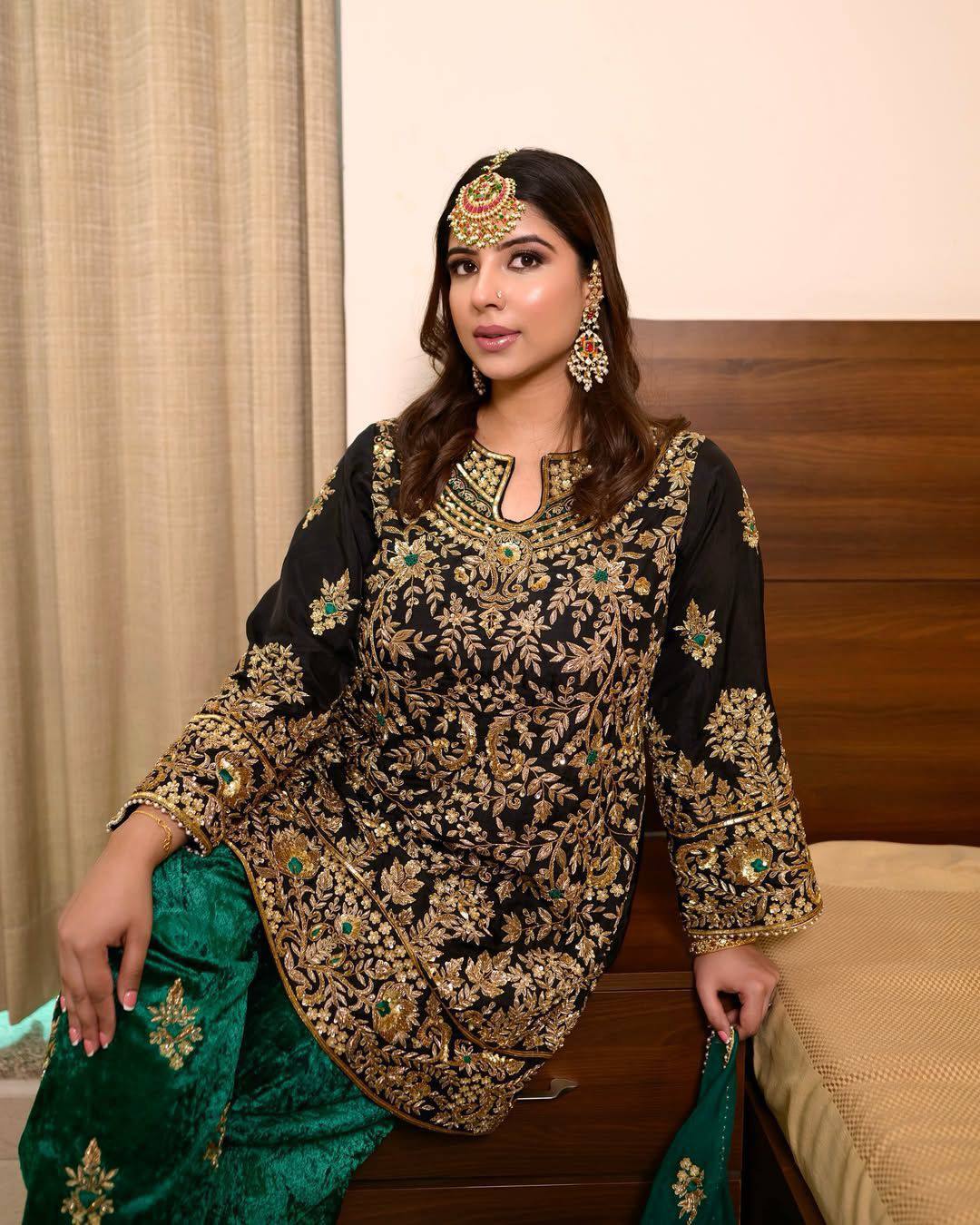 Ethereal Blooming Elegance Velvet suit Set