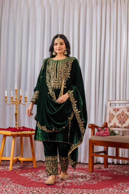 Ziyana Suit Set Pure Velvet Festive Essence