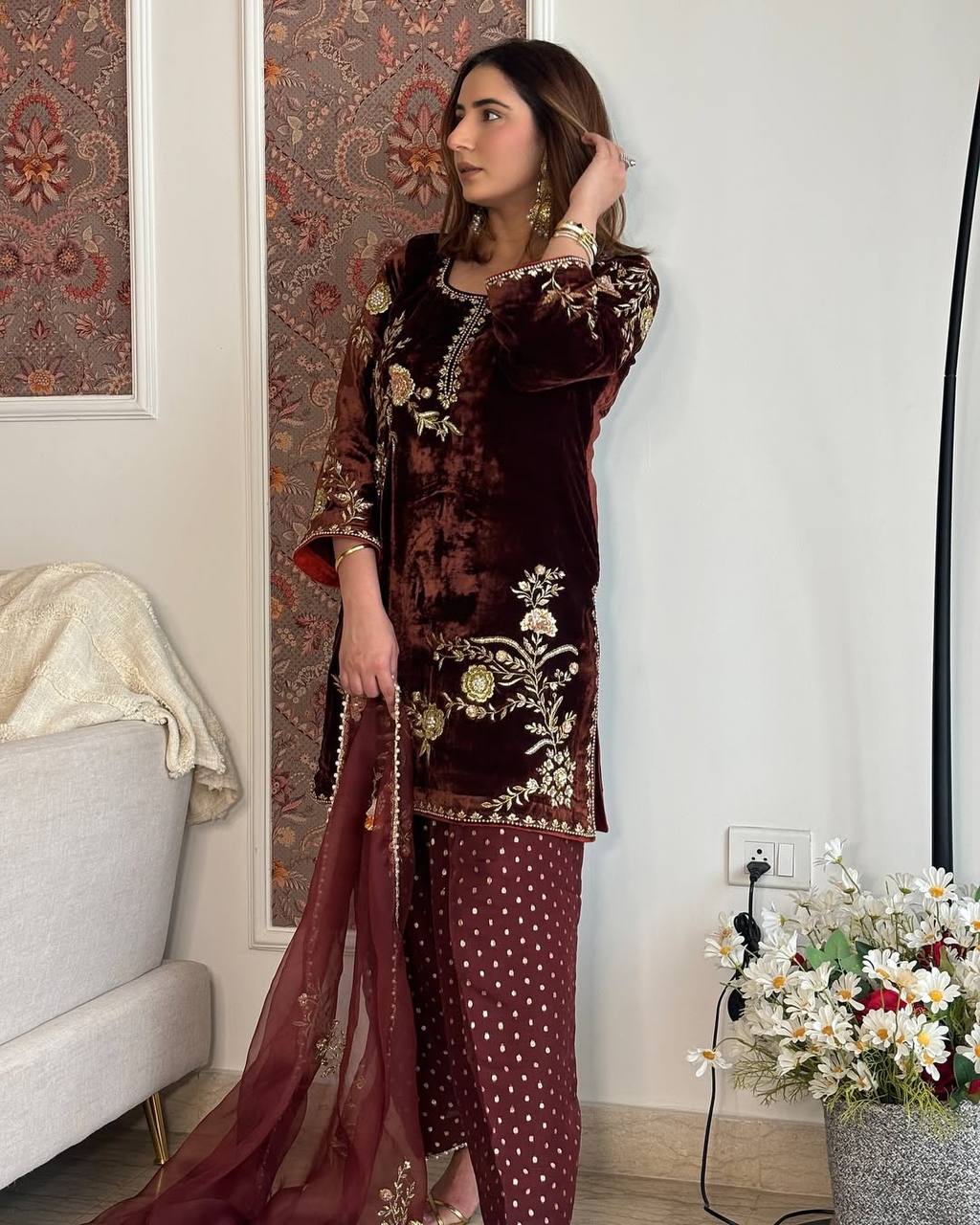Mahira Velvet Embroidered Kurta Set