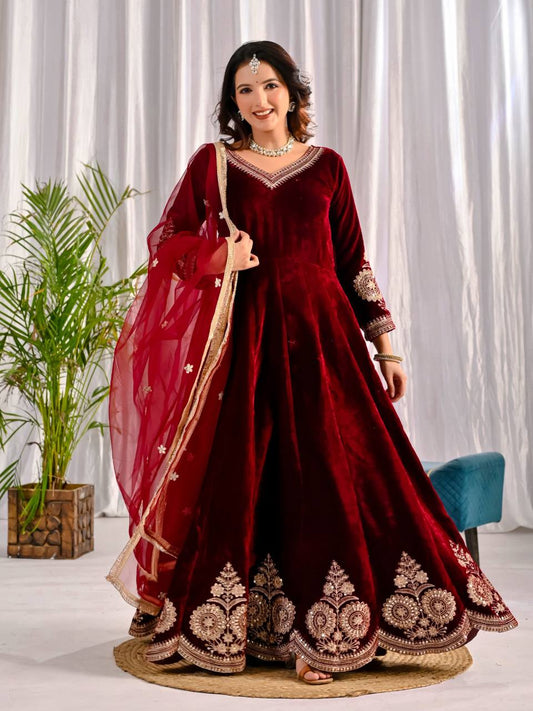 Zayb Noor Velvet Embroidered Anarkali Set