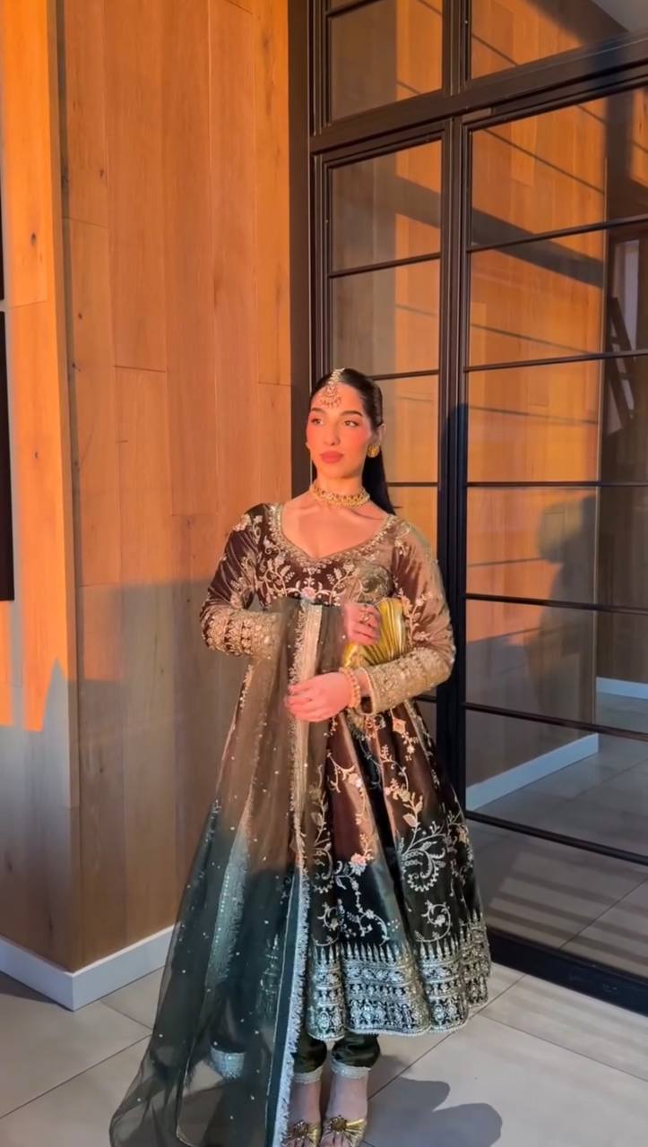 Mahi Mahroosh Golden Thread Anarkali