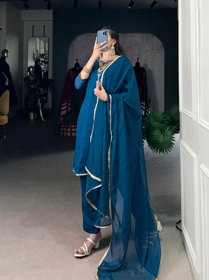 Noor-e-Teal Radiance Vichitra Silk Golden Borders Suit