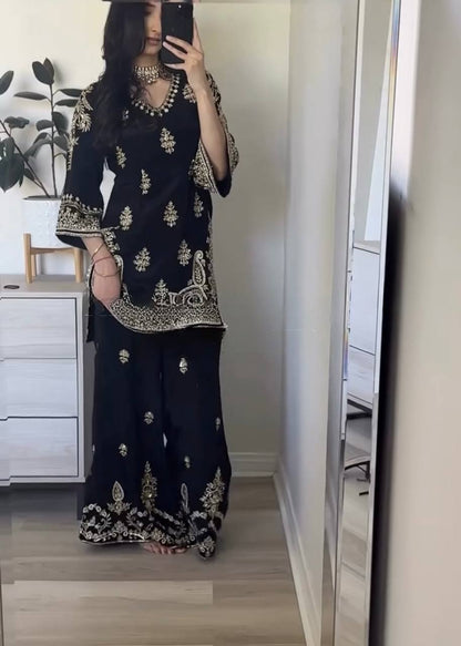 Noir Elegance Royal Embroidered Charm