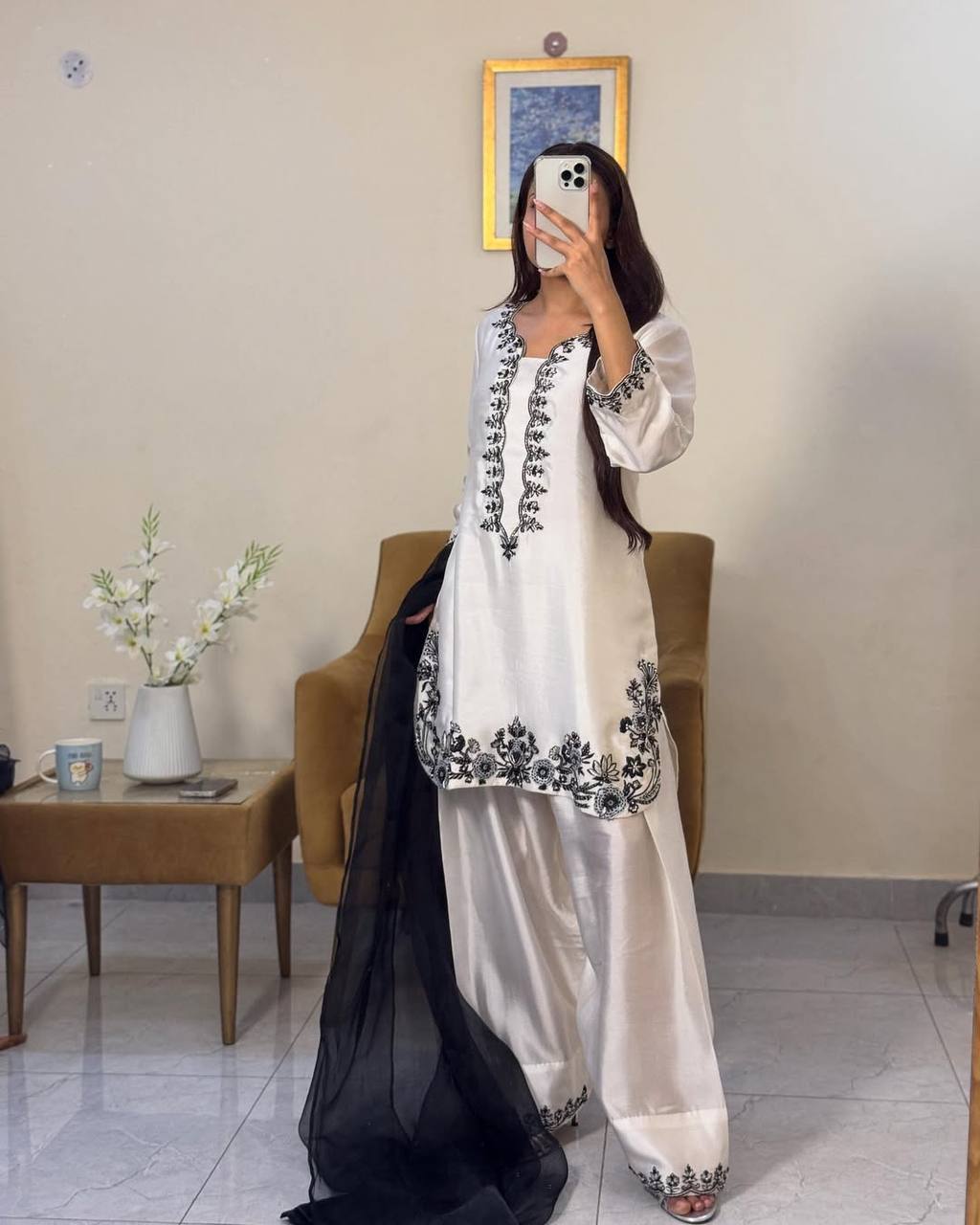 Inaaya Monochrome Muse Heritage Motif Embroidery Off-White Kurta Set