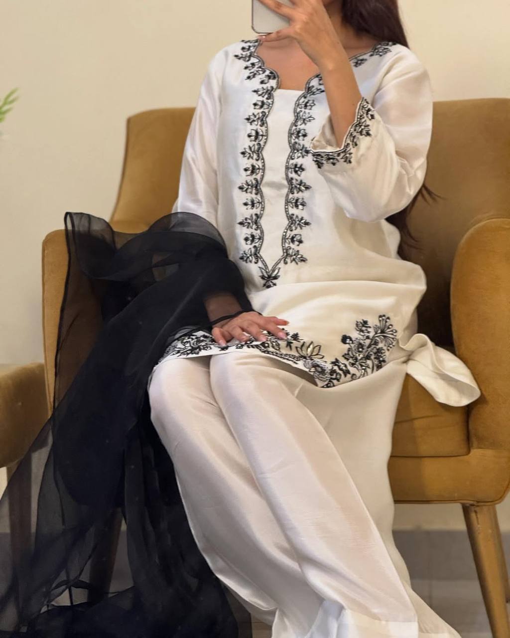 Inaaya Monochrome Muse Heritage Motif Embroidery Off-White Kurta Set