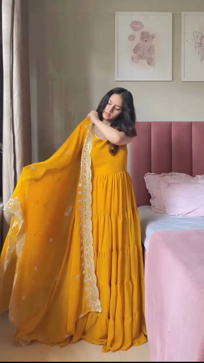 Noor means light, elegance, and grace