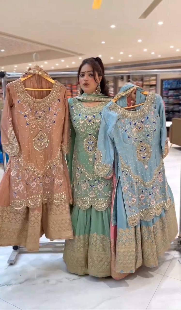 Zarqa-e-Noor Heavy Embroidered Suit Set