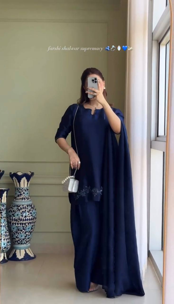 Midnight Elegance Thread Embroidery Farshi Shalwar Set
