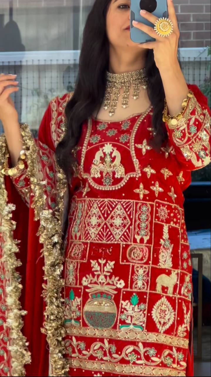 Royal Emerald Enchantment The Golden Heritage Suit Set