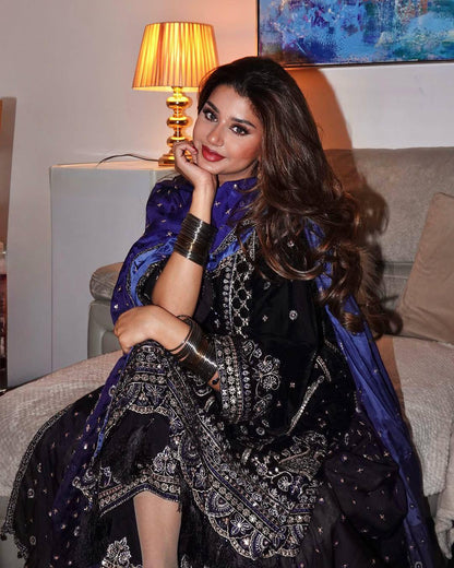 Zarrah Noir Heavy Embroidered Velvet Suit Set