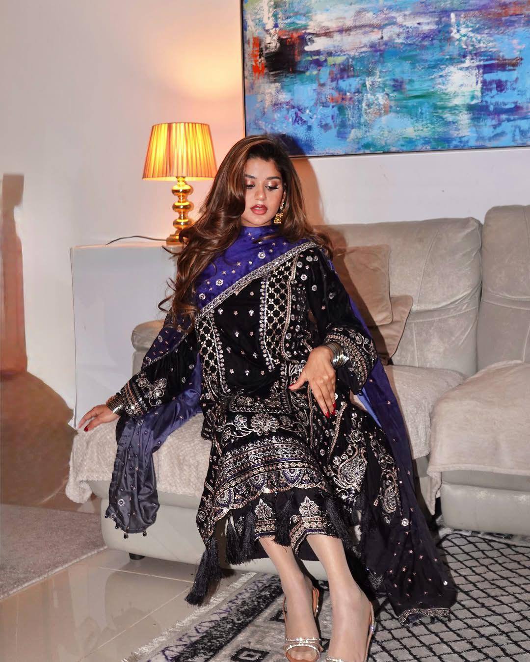 Zarrah Noir Heavy Embroidered Velvet Suit Set