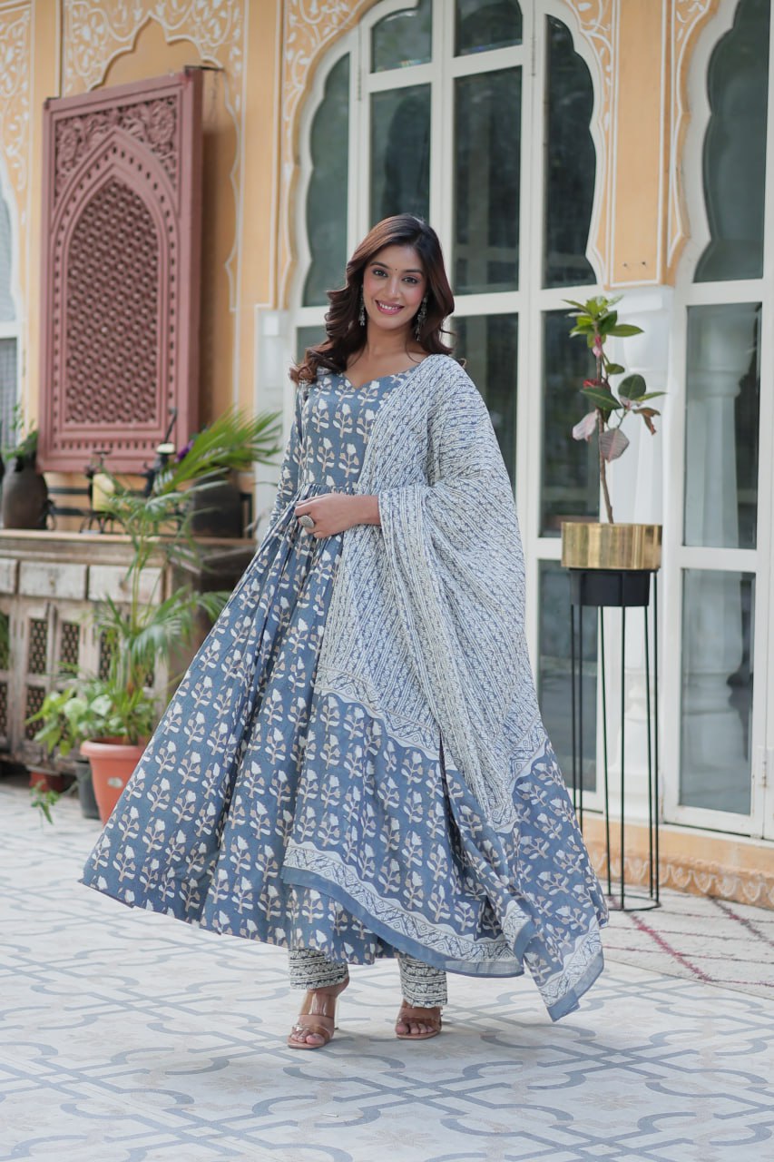 Nivya Twins Aura of Tradition Pure Cotton Gown