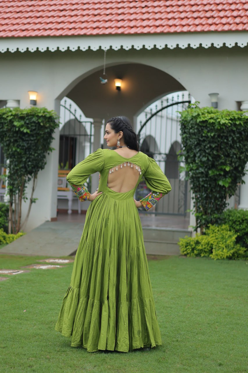 Reyon Kutchi Gamthi Tiered Flair Anarkali Gown