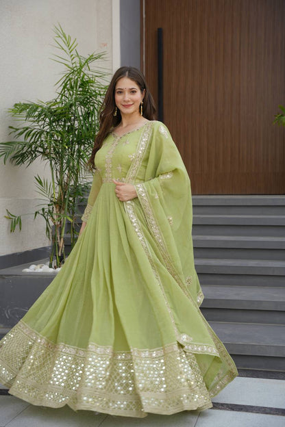 Sarah Crunchy Silk Glimmer Gown Set